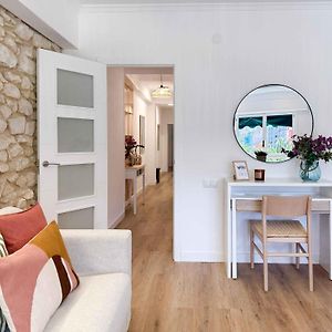 Cosy Flats Luceros