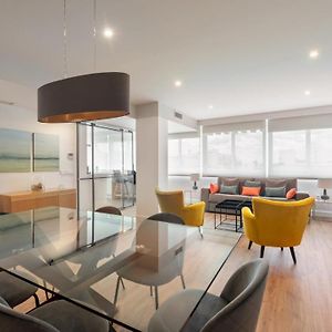 2 Bedroom 2 Bathroom Furnished - Salamanca - Bright & Stylish - Mintystay