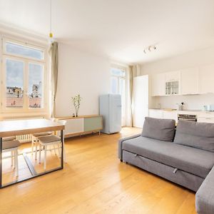 Milano Isola - Bright 2-Room Apartment With Balcony