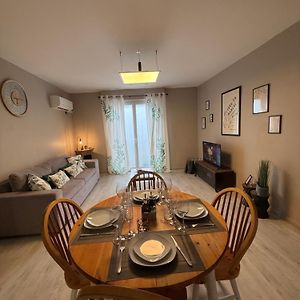 Appartement à 2 Chambres à Coucher