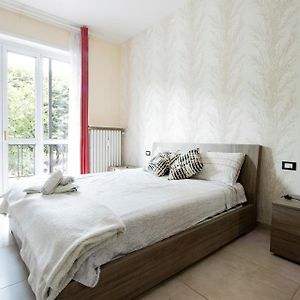 Reni House-Bright Apartment+Free Park