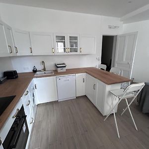 Appartement à 2 Chambres à Coucher