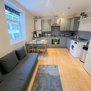 Appartement à 3 Chambres à Coucher