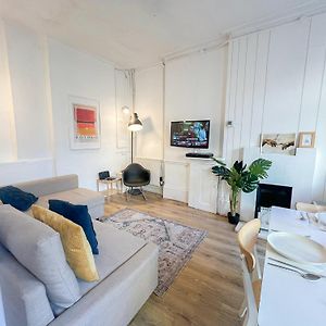 Appartement à 2 Chambres à Coucher