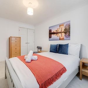 Chic High Barbican Apt - Heart Of London
