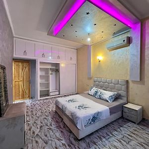 Appartement à 3 Chambres à Coucher