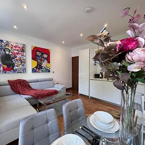 Appartement à 2 Chambres à Coucher