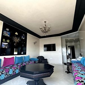Appartement à 3 Chambres à Coucher