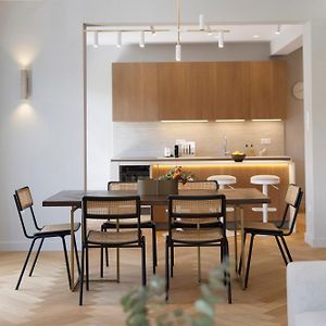 Appartement à 2 Chambres à Coucher