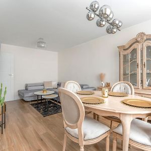 Appartement à 2 Chambres à Coucher