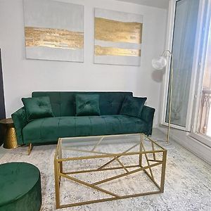 Appartement à 2 Chambres à Coucher