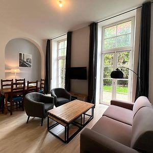 Appartement à 2 Chambres à Coucher