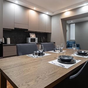 Appartement à 2 Chambres à Coucher