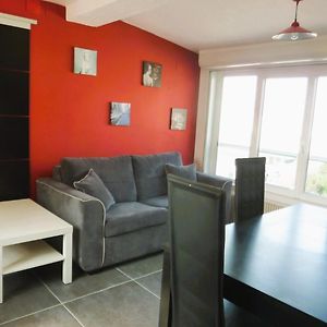 Appartement à 2 Chambres à Coucher