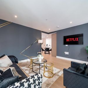 Appartement à 2 Chambres à Coucher