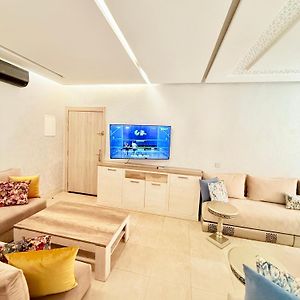 Appartement de Luxe à 2 Chambres à Coucher