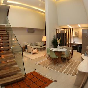 Appartement à 2 Chambres à Coucher