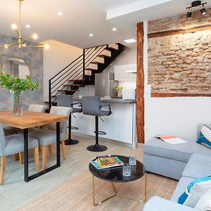 Appartement à 2 Chambres à Coucher