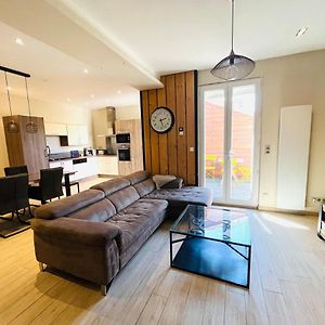 Appartement à 3 Chambres à Coucher