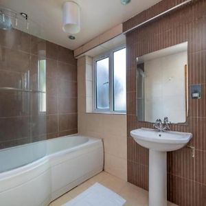 Appartement à 3 Chambres à Coucher