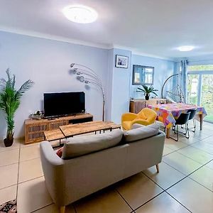 Appartement à 2 Chambres à Coucher