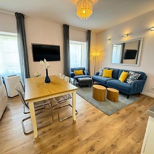Appartement de Luxe à 2 Chambres à Coucher