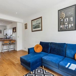 Appartement à 3 Chambres à Coucher aux Étages Supérieurs