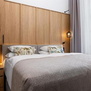 Appartement à 2 Chambres à Coucher
