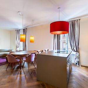 Appartement de Luxe à 2 Chambres à Coucher
