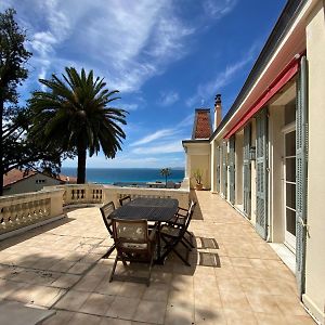 Magnifique appartement d'époque avec Vue Mer 4 personnes avec terrasse Le Port Nice