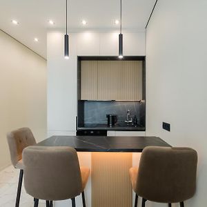 Petrovdom Apartments 68A-68B-305A-305B-280A-280B-265A-265B In Smart Rc Manhattan, Beresteiskyi 11