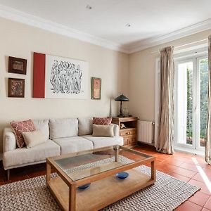 Appartement à 2 Chambres à Coucher