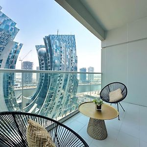 Chic 1-Bedroom Retreat With Stunning Canal View Near Burj Khalifa & Business Bay