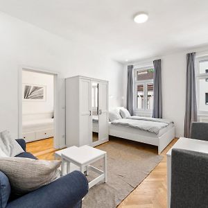 Appartement à 2 Chambres à Coucher