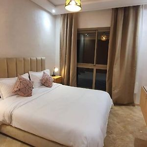 Appartement à 3 Chambres à Coucher