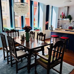 Appartement à 3 Chambres à Coucher