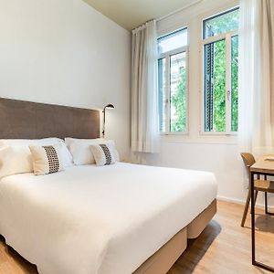 Appartement de Luxe à 2 Chambres à Coucher