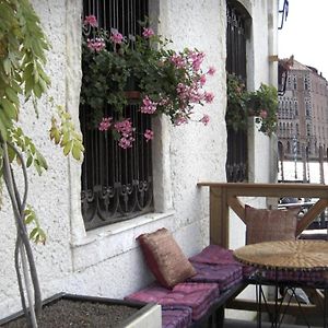 Honeymoon Suite On Grand Canal
