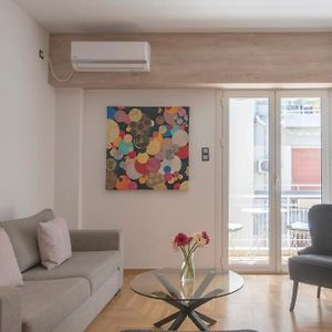 Delightful Stylish Two Bedroom Condo In Hip Area Of Central Athens