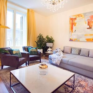 Appartement à 4 Chambres à Coucher