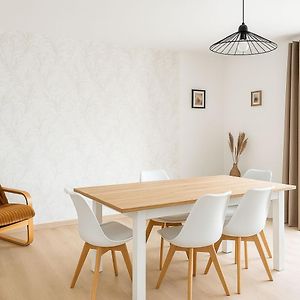 Appartement Spacieux De 92M2