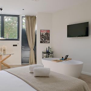 Romantic Apartment N2 Oceanografico Virkin Suites