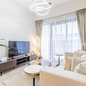 Luxurious 1Br Living In Azizi Riviera 39
