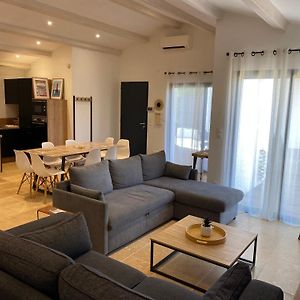 Villa à 3 Chambres à Coucher