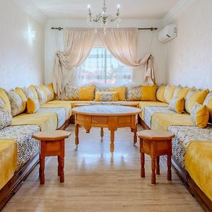 Appartement à 2 Chambres à Coucher