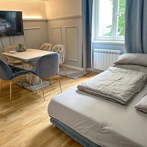 Appartement à 2 Chambres à Coucher