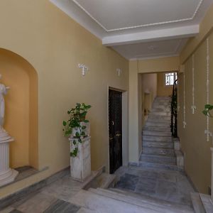 Appartement à 4 Chambres à Coucher