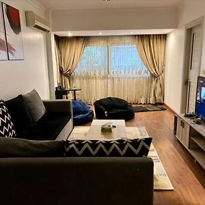 Appartement à 2 Chambres à Coucher
