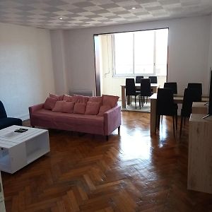 Appartement à 2 Chambres à Coucher