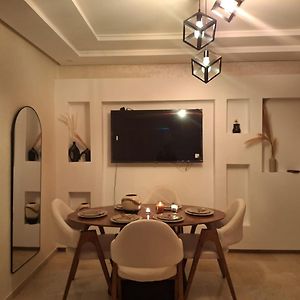 Appartement à 3 Chambres à Coucher